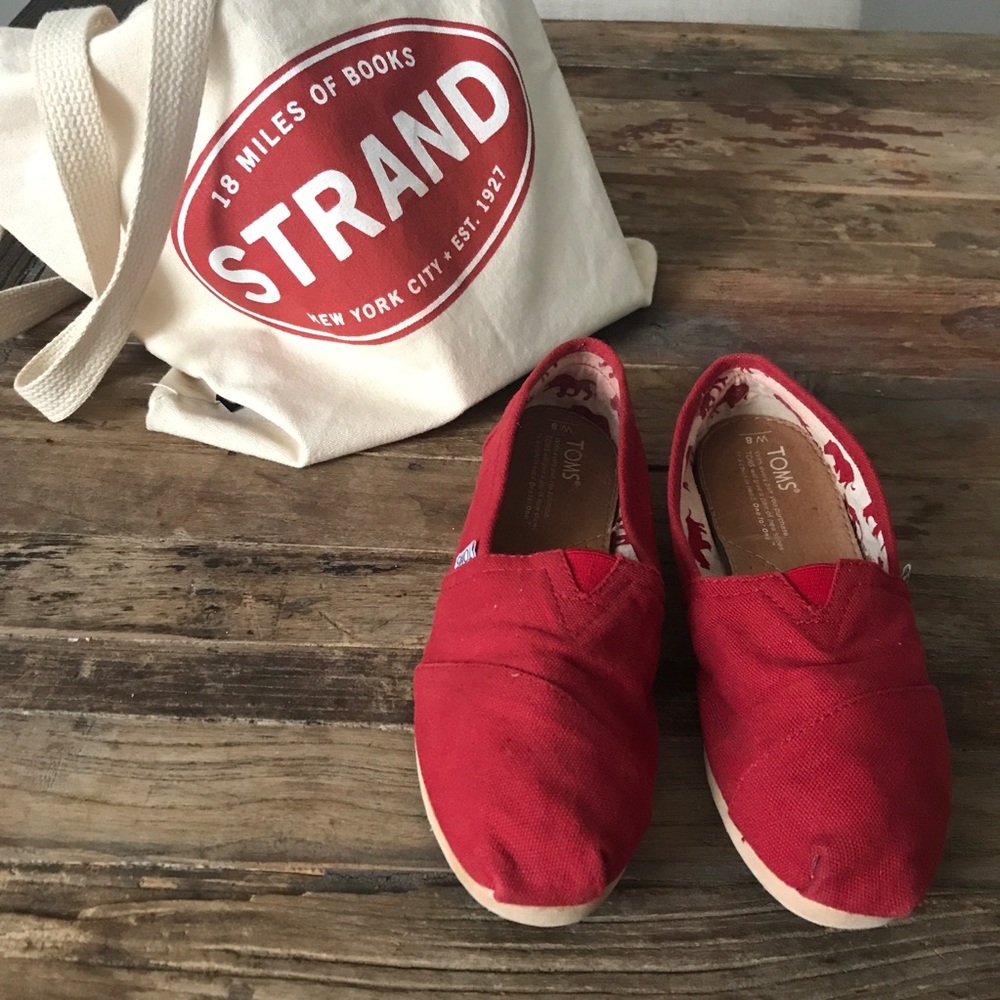 EUC Back To School Classic Candy Apple Red Toms Canvas Slip-On Flats  Size 8